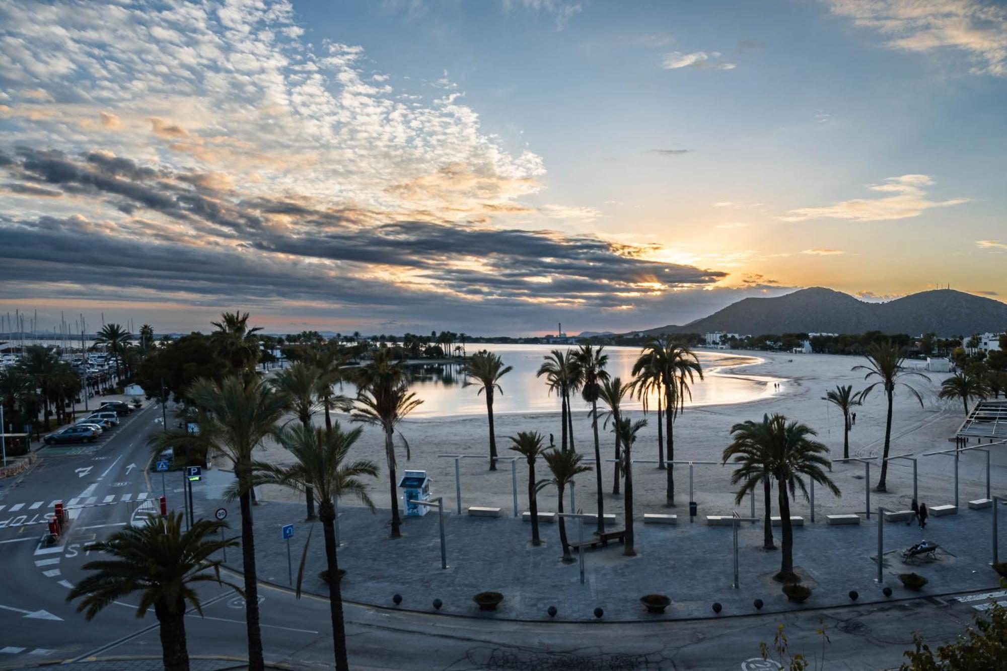 Luxury Sea View Apartment In Puerto De Alcudia 외부 사진